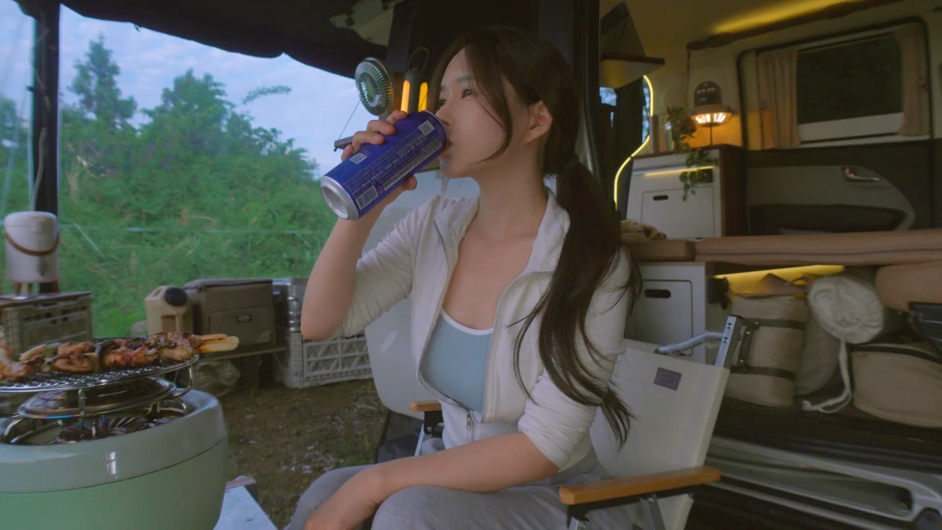 国务院台办：决不允许有人一边在大陆赚钱 一边支持“台独”分裂活动